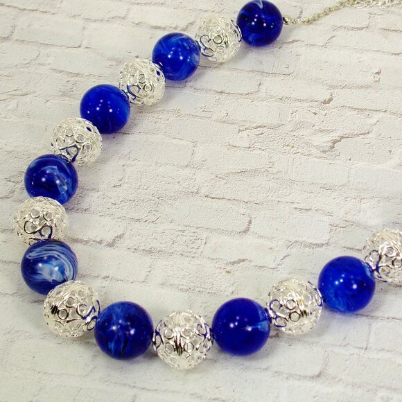 Blue and silver bead fashion necklace with large round blue marble look beads - Picture 6 of 7